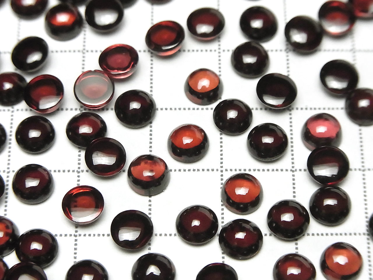 [Vidéo] Grenat du Mozambique de haute qualité AAA rond cabochon 6x6mm 5pcs