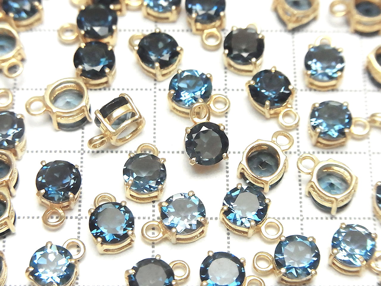 Topaze bleue de Londres de haute qualité AAA sertie clos ronde facettée 6x6mm 18KGP 1 pièce