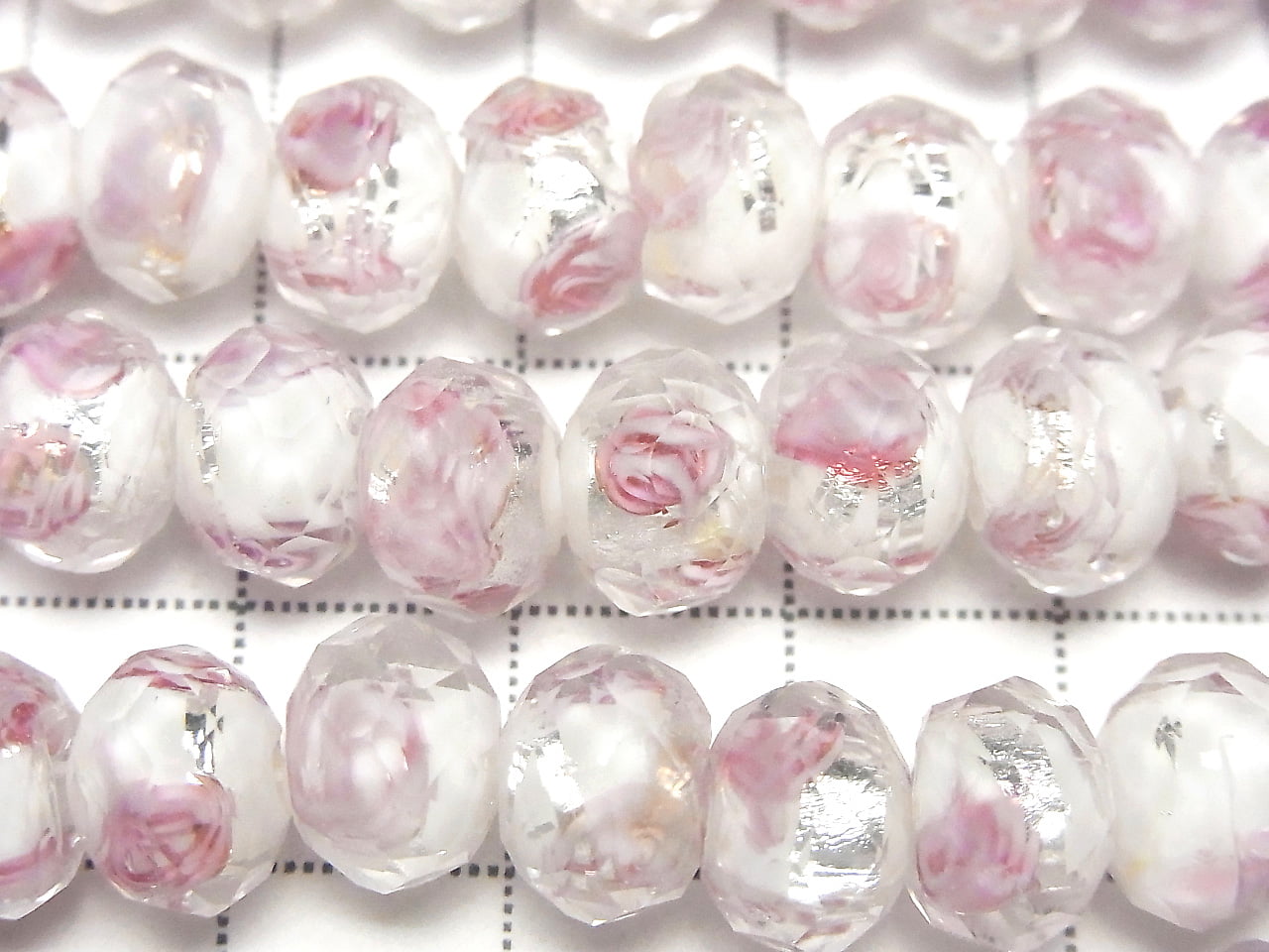 燈工刻面紐扣扁珠 10x10x7mm 玫瑰花圖案 [白x銀] 半串或一串 (約14英吋/34公分)
