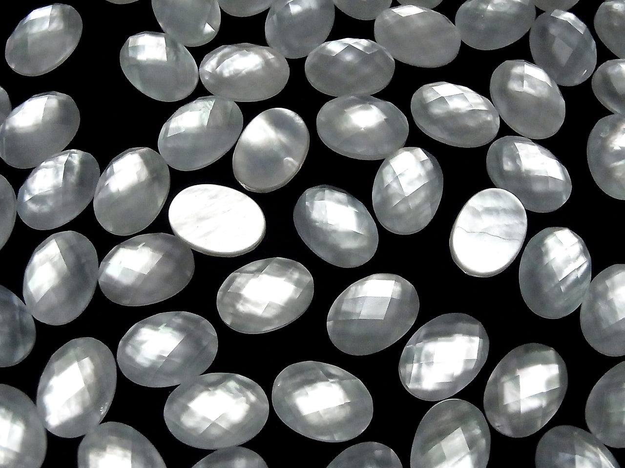 Weißes Muschel x Kristall AAA- Oval Facettiert Cabochon 18x13mm 3Stück