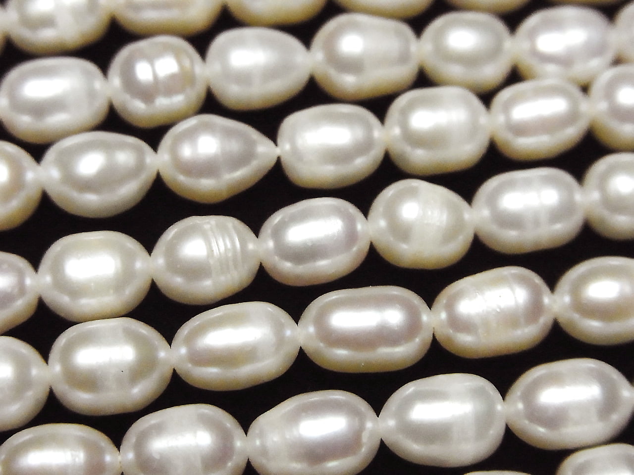 Fresh Water Pearl AA Wrinkle Rice 7x5x5mm White 1strand beads (approx. 13 inches/33 cm)