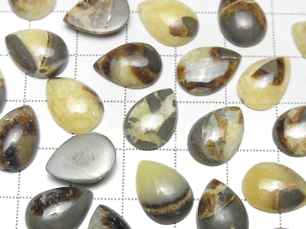 Sceptrian Pear shape Cabochon 14x10mm 3pcs