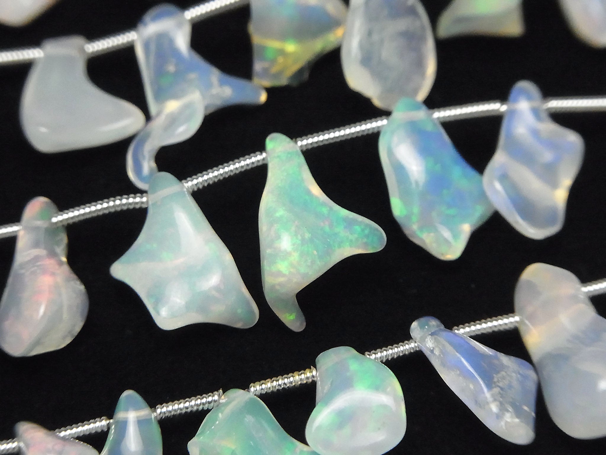 Ethiopia Opal AAA- Rough Nugget 1strand beads (aprx.7inch / 18cm)
