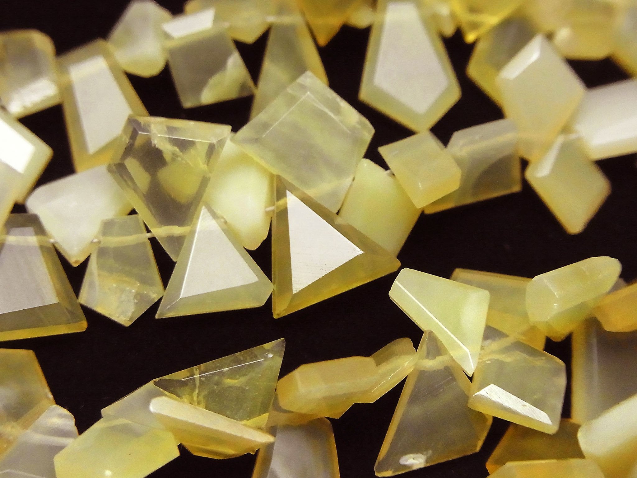 Yellow Opal AA++ Rough Slice Faceted half or 1strand beads (aprx.6inch/16cm)