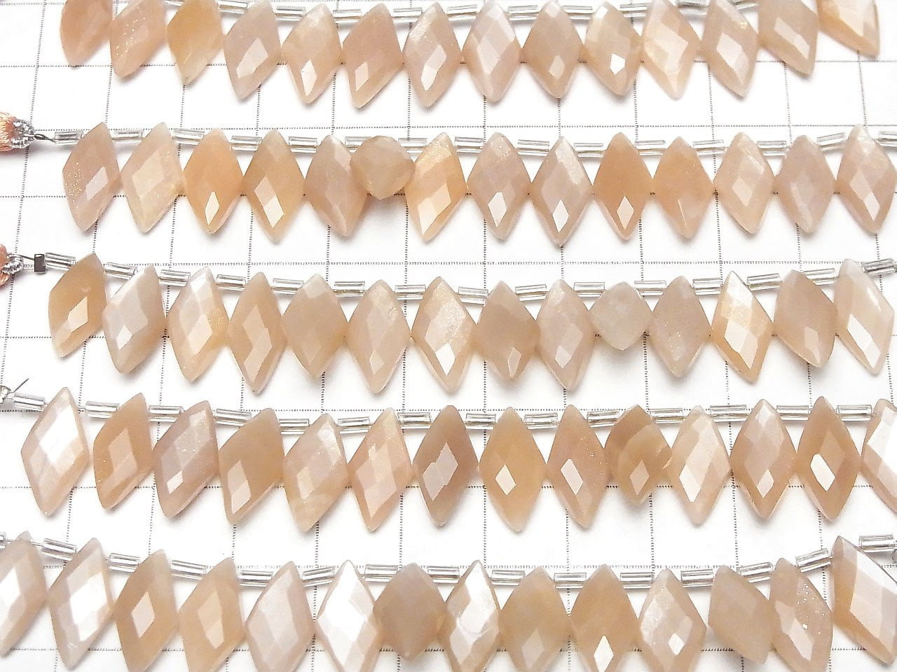 Pierre de lune pêche qualité AA++ en forme de diamant, 1 fil de perles (12 pièces)