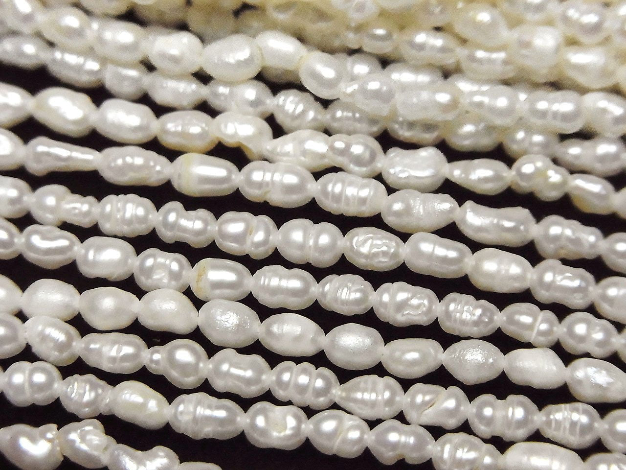 Fresh Water Pearl AA Wrinkle Rice 4x3x3mm White 1strand beads (aprx.13inch/33cm)