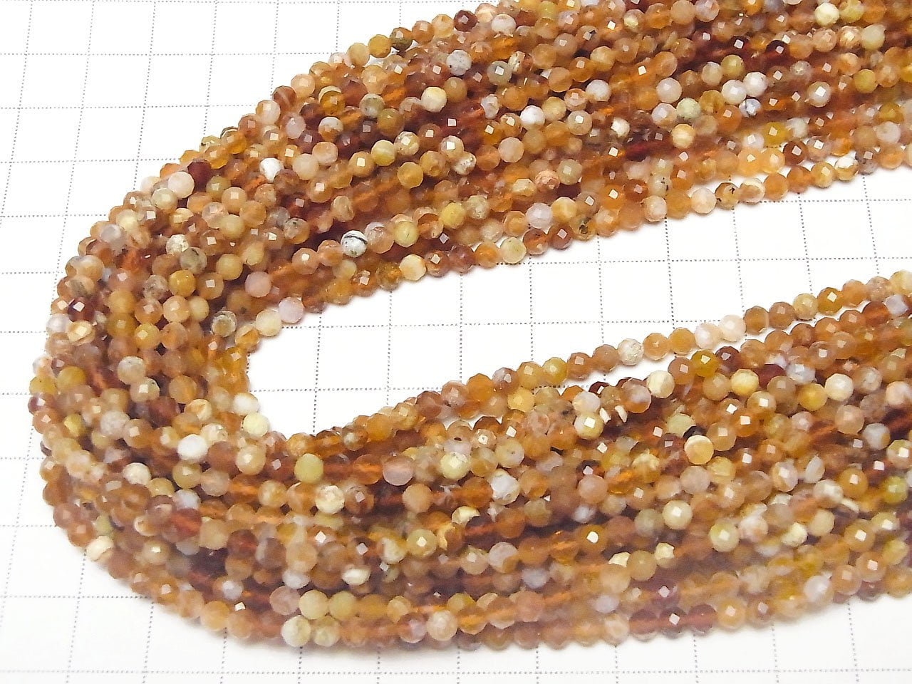 De haute qualité ! Perles rondes facettées en opale brandy de 4 mm, 1 fil (environ 15 pouces / 37 cm)