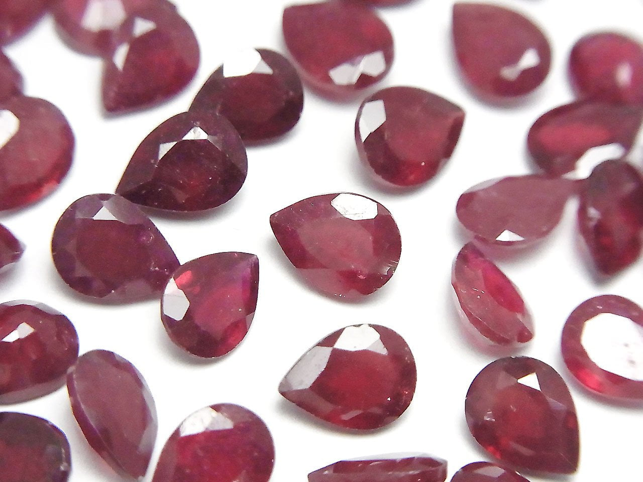 Rubis de haute qualité AA++ Pierre non montée Poire Facetté 8x6mm 1 pièce