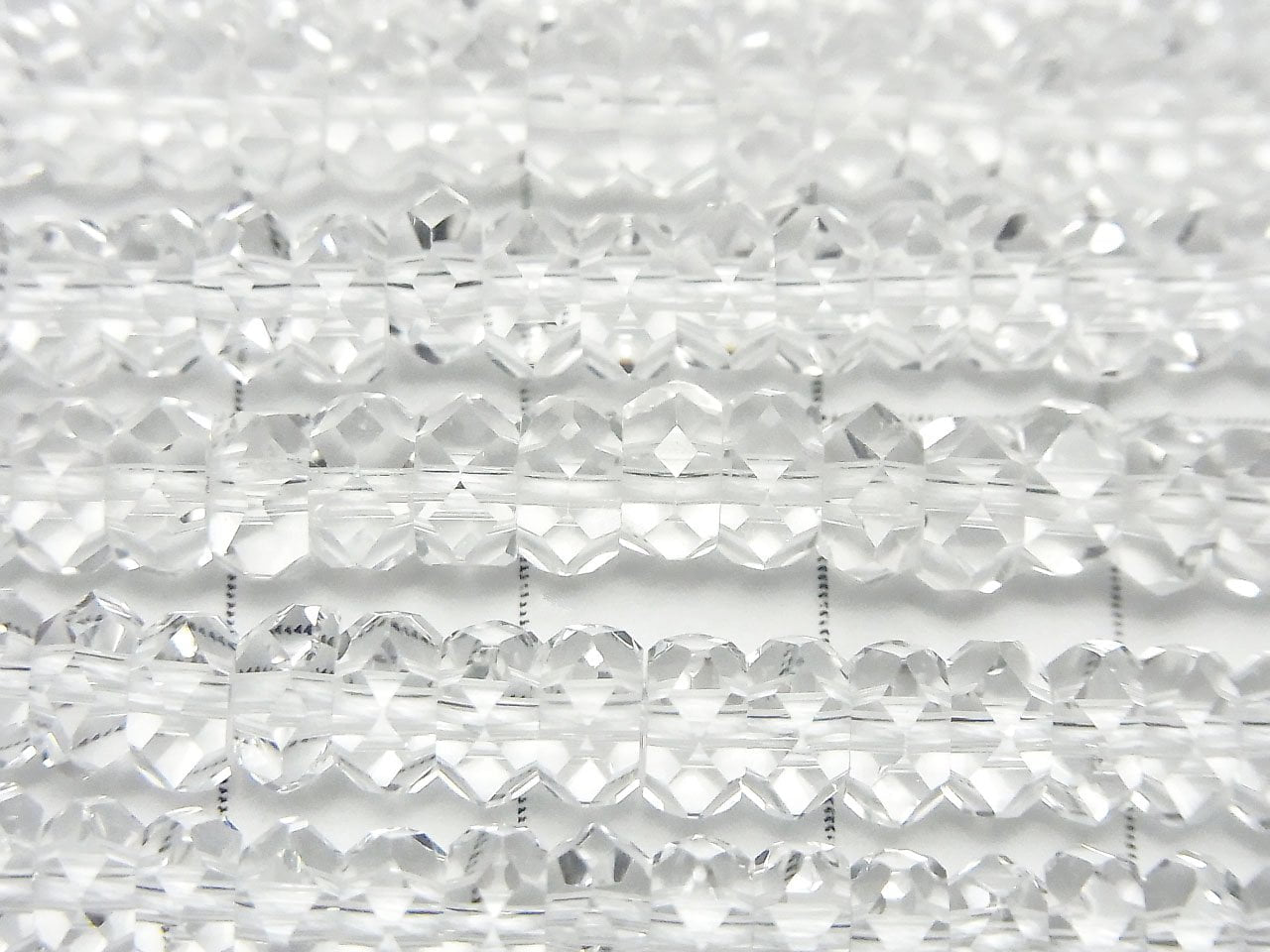 水晶石英 AAA 切面鈕扣圓珠 6x6x3mm 半串或一串珠子 (約15英吋/37公分)