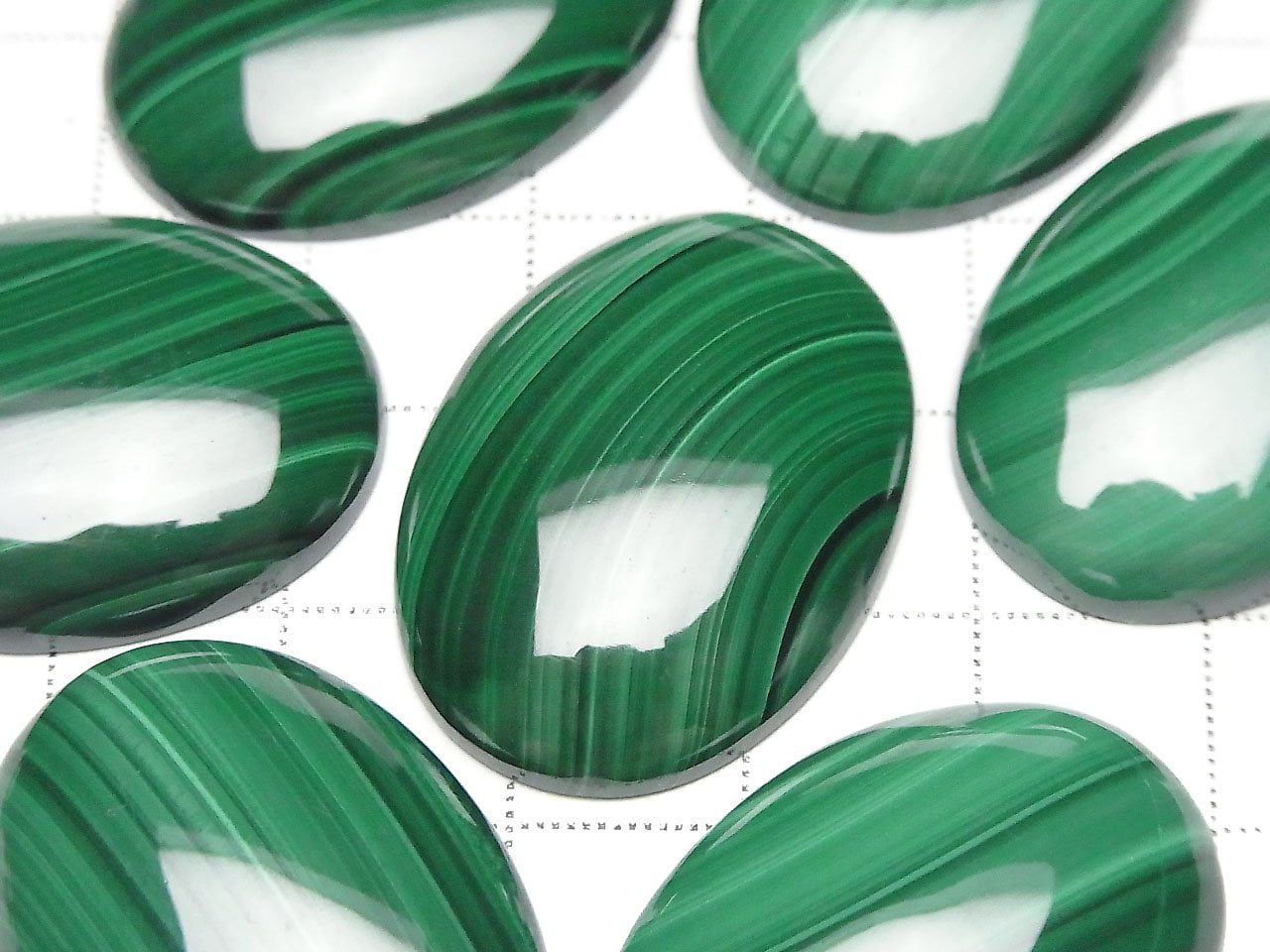 Malachite AAA Oval Cabochon 30x22mm 1pc