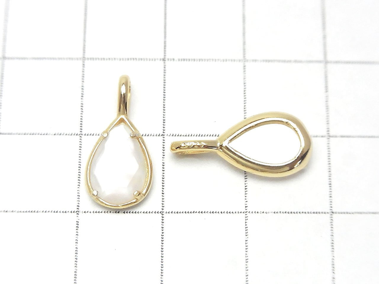 White Shell x Crystal Quartz AAA Bezel Setting Faceted Pear Shape 12x8mm 18KGP 1pc