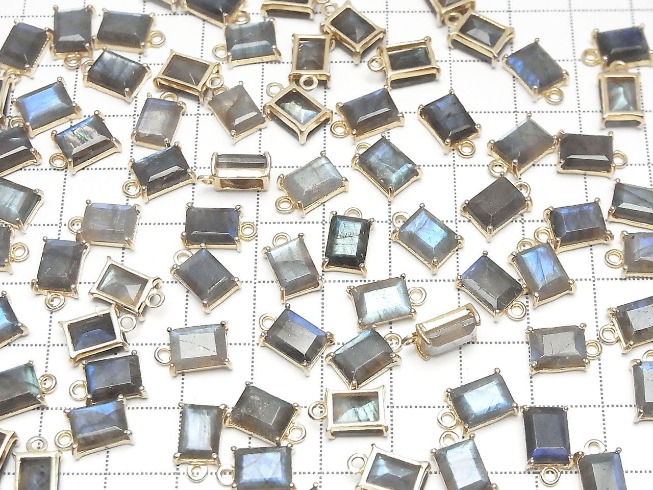 Labradorite AA++ Sertie Lunette Rectangle Facetté 9x7mm 18KGP 1pc