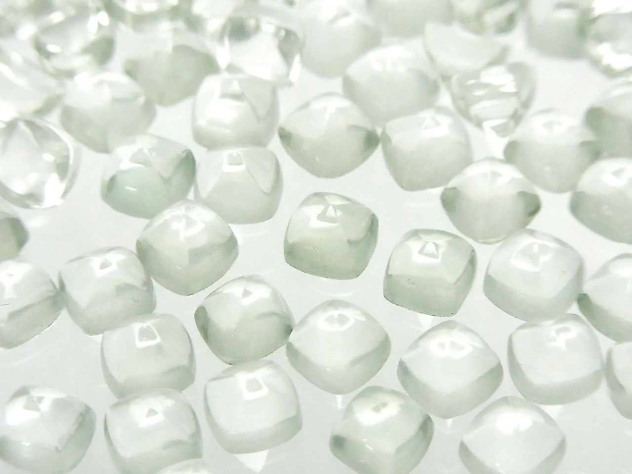 Hochwertig Grüner Amethyst AAA Zuckerlaib Schnitt 6x6mm 4 Stück