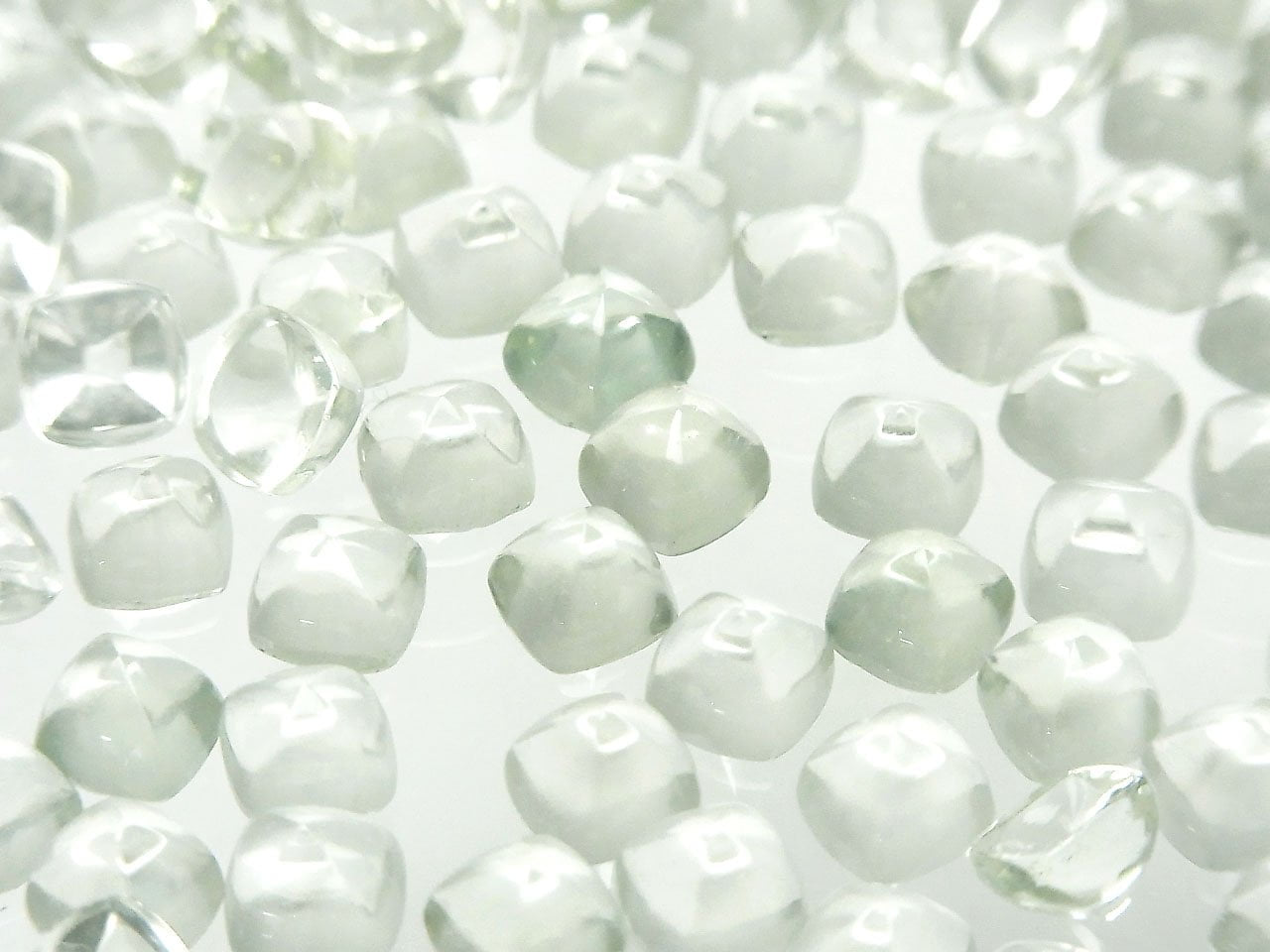 Hochwertig Grüner Amethyst AAA Zuckerlaib Schnitt 6x6mm 4 Stück