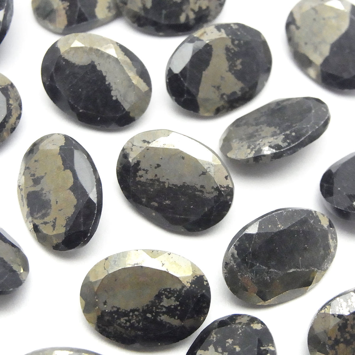 Matrix Pyrit Oval Facettiert 16x12mm 1 Stück