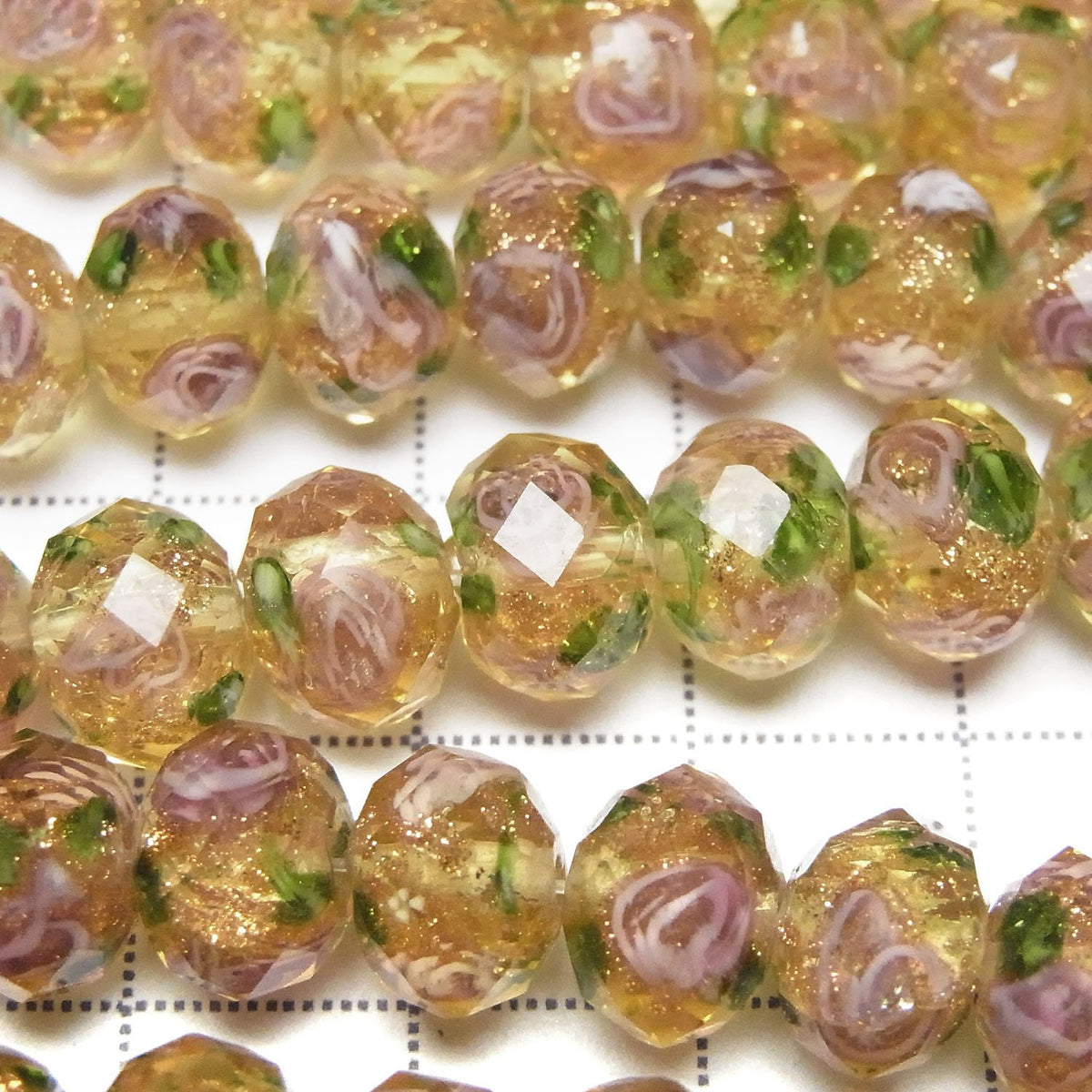 琉璃珠刻面鈕扣扁珠 10x10x7mm 玫瑰花紋 [黃色] 半串或一串 (約13英吋/33公分)