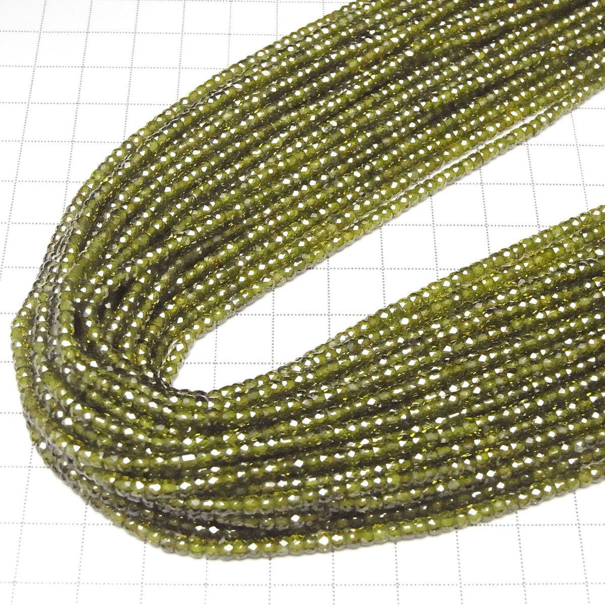高品質！立方氧化鋯 AAA 刻面紐扣扁珠 3x3x2mm [綠色] 1串珠子 (約15英寸/36公分)
