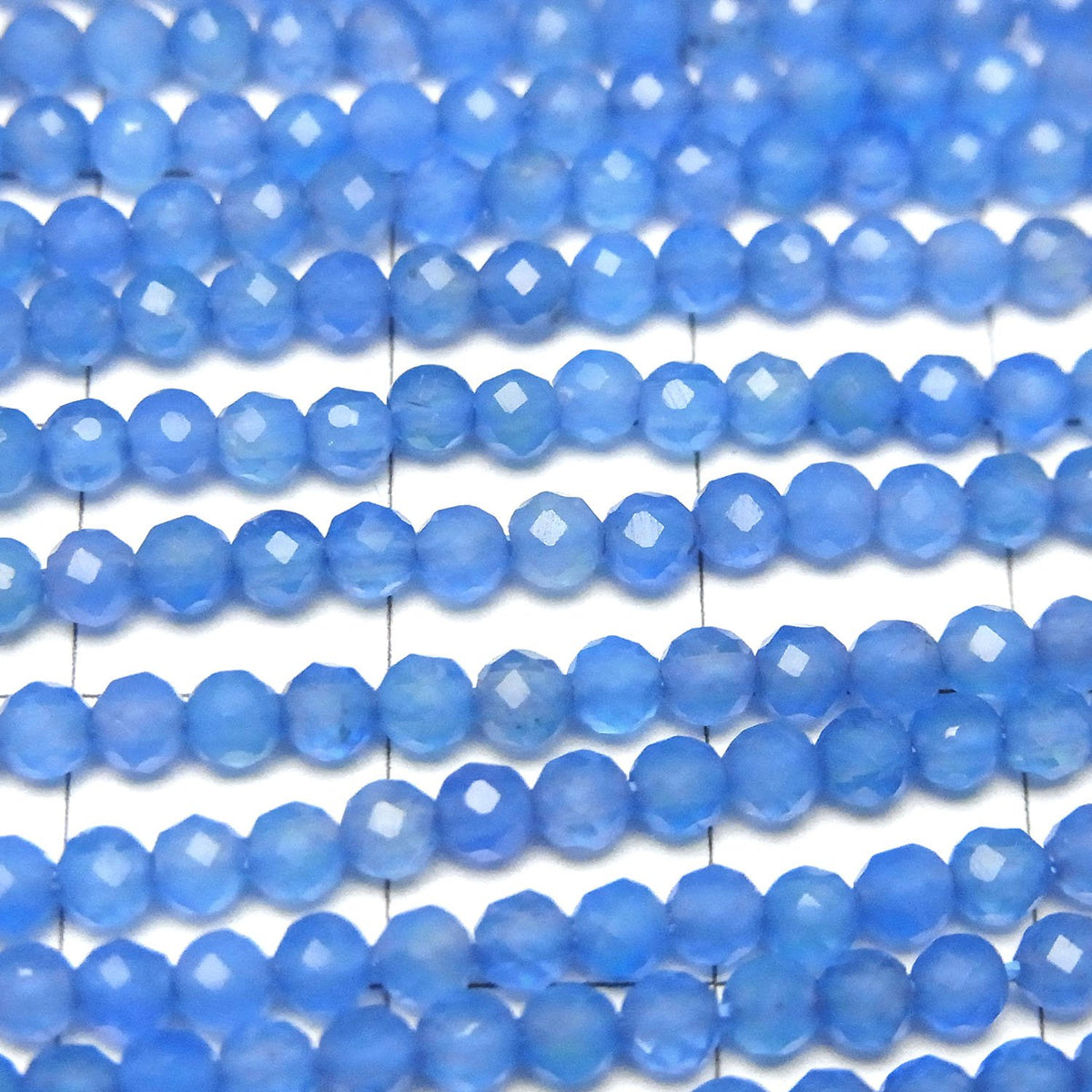 Haute qualité ! Agate bleue AAA à facettes rondes 3mm 1fil de perles (env. 37cm)