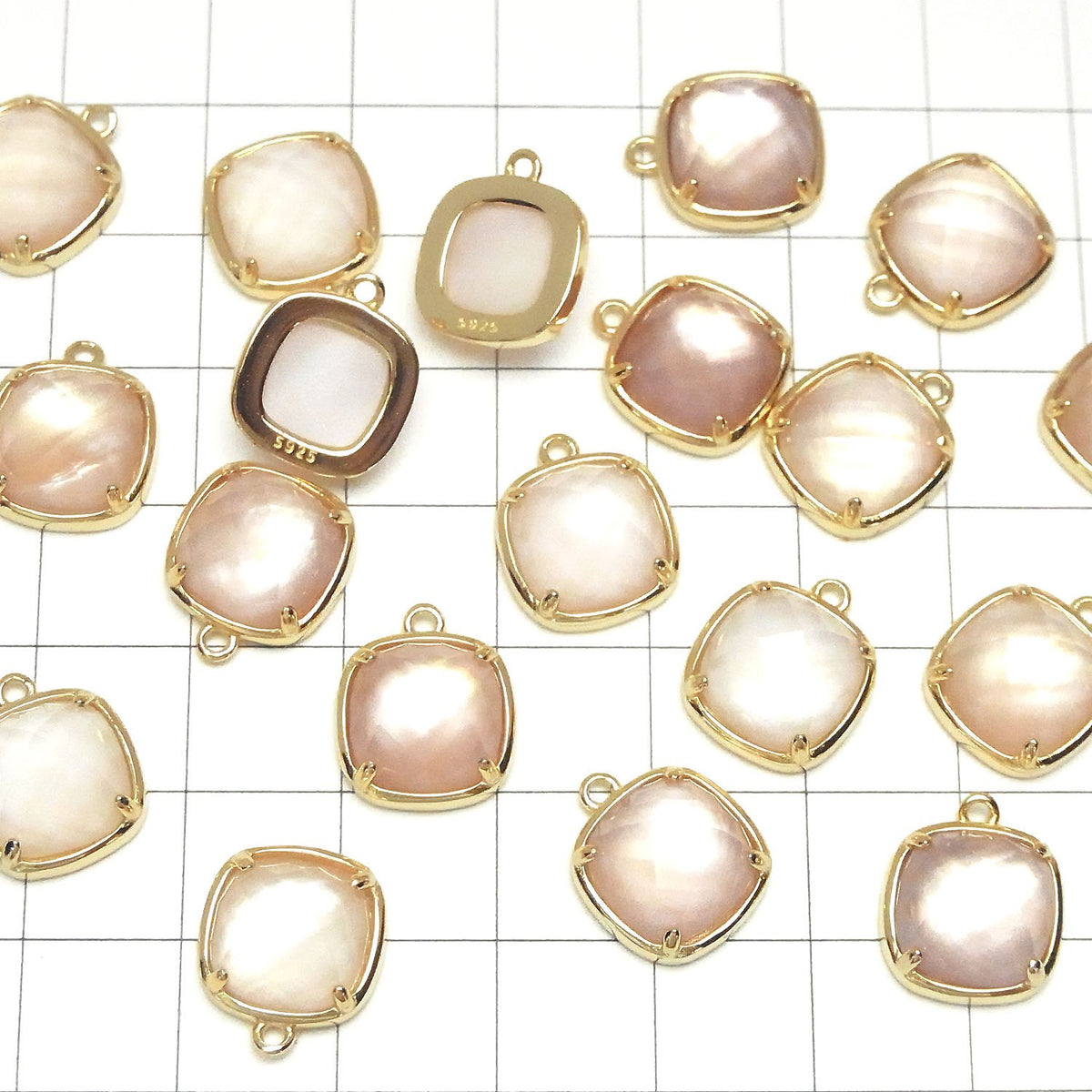 粉紅貝殼 x 水晶石 AAA 包鑲切面方形 12x12mm [單面] 18KGP 1個