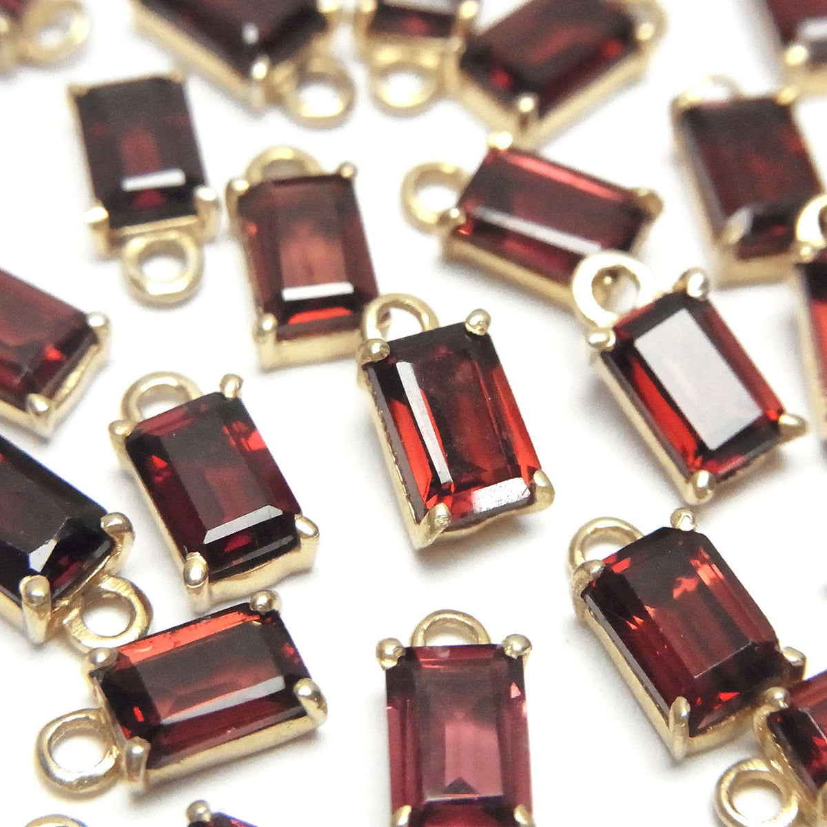高品質莫三比克石榴石 AAA 刻面長方形包鑲 6x4mm 18KGP 2顆