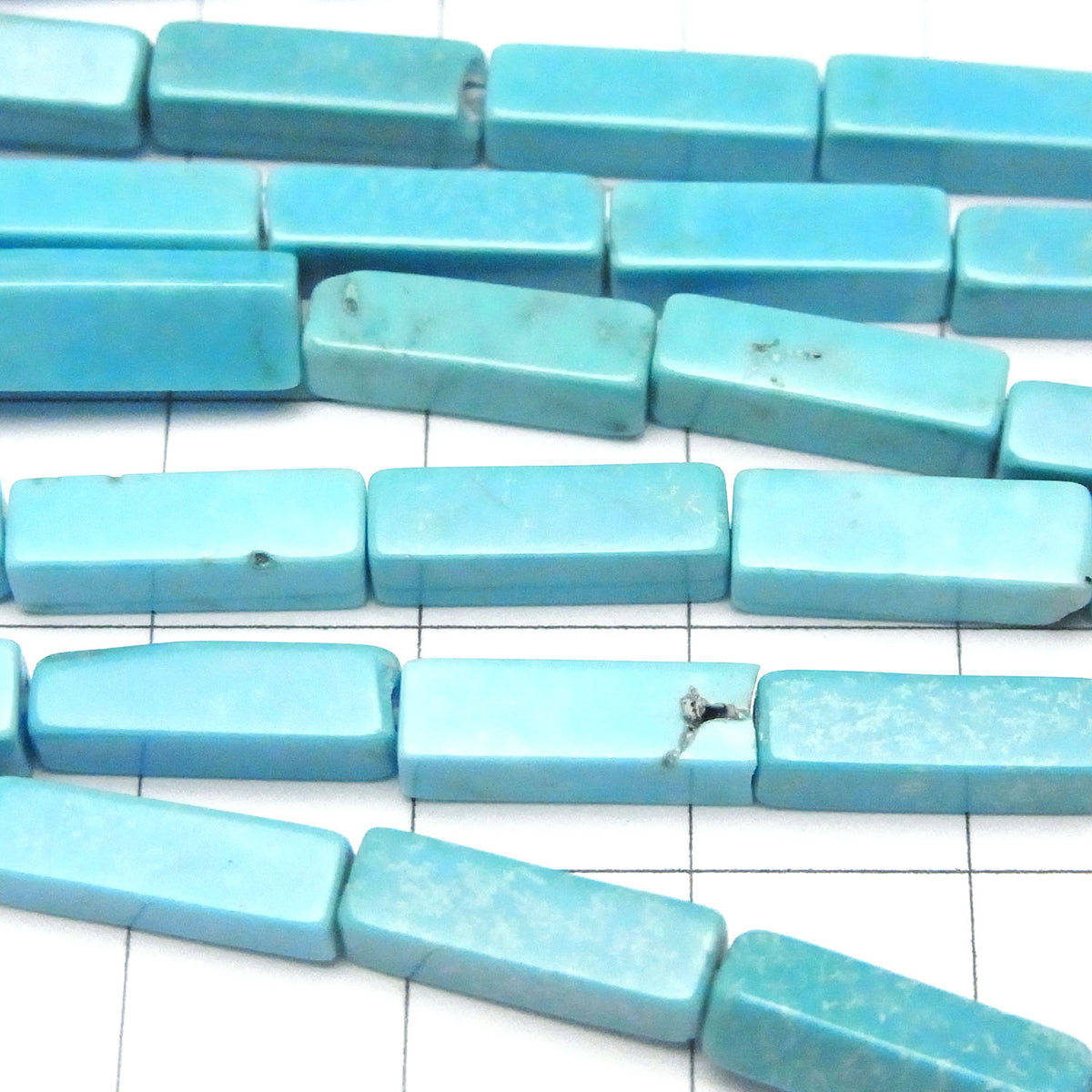 1串$4.79！菱鎂礦綠松石刻面刻面管珠 13x4x4毫米 1串（約15英寸/38公分）