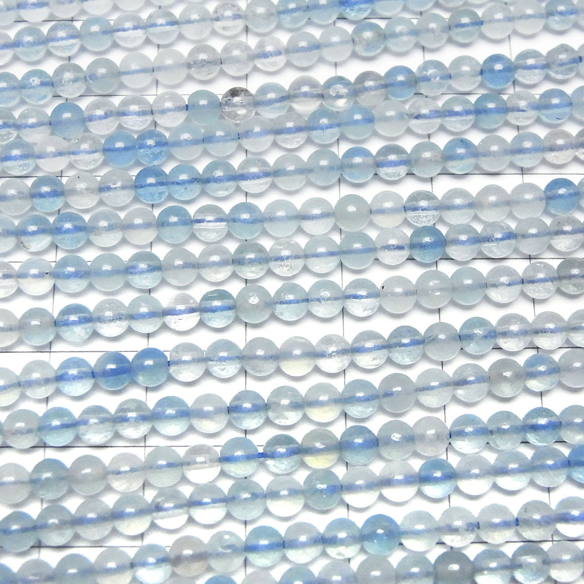 Perles rondes en aigue-marine AA+ 4 mm 1 fil (environ 37 cm)