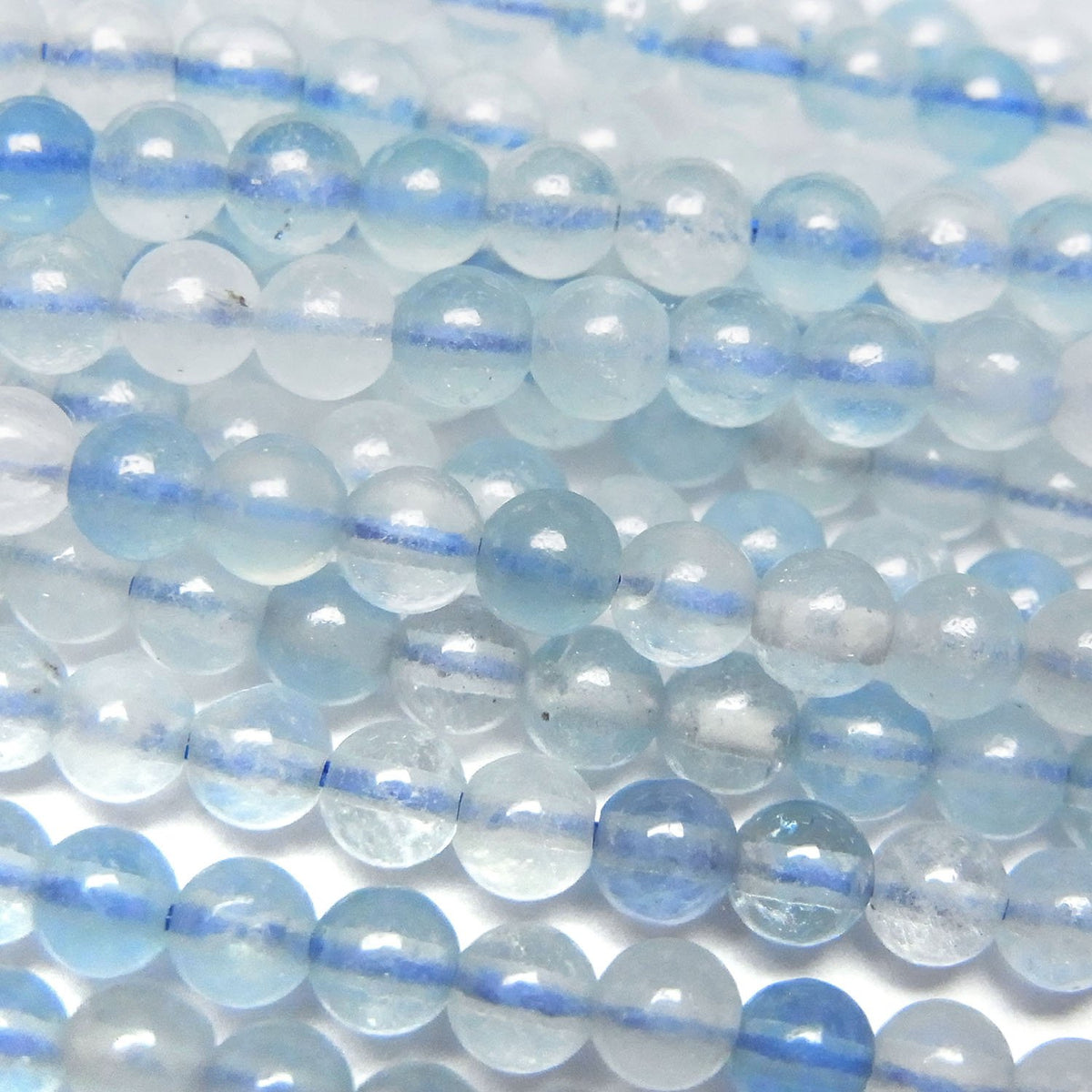 Perles rondes en aigue-marine AA+ 4 mm 1 fil (environ 37 cm)