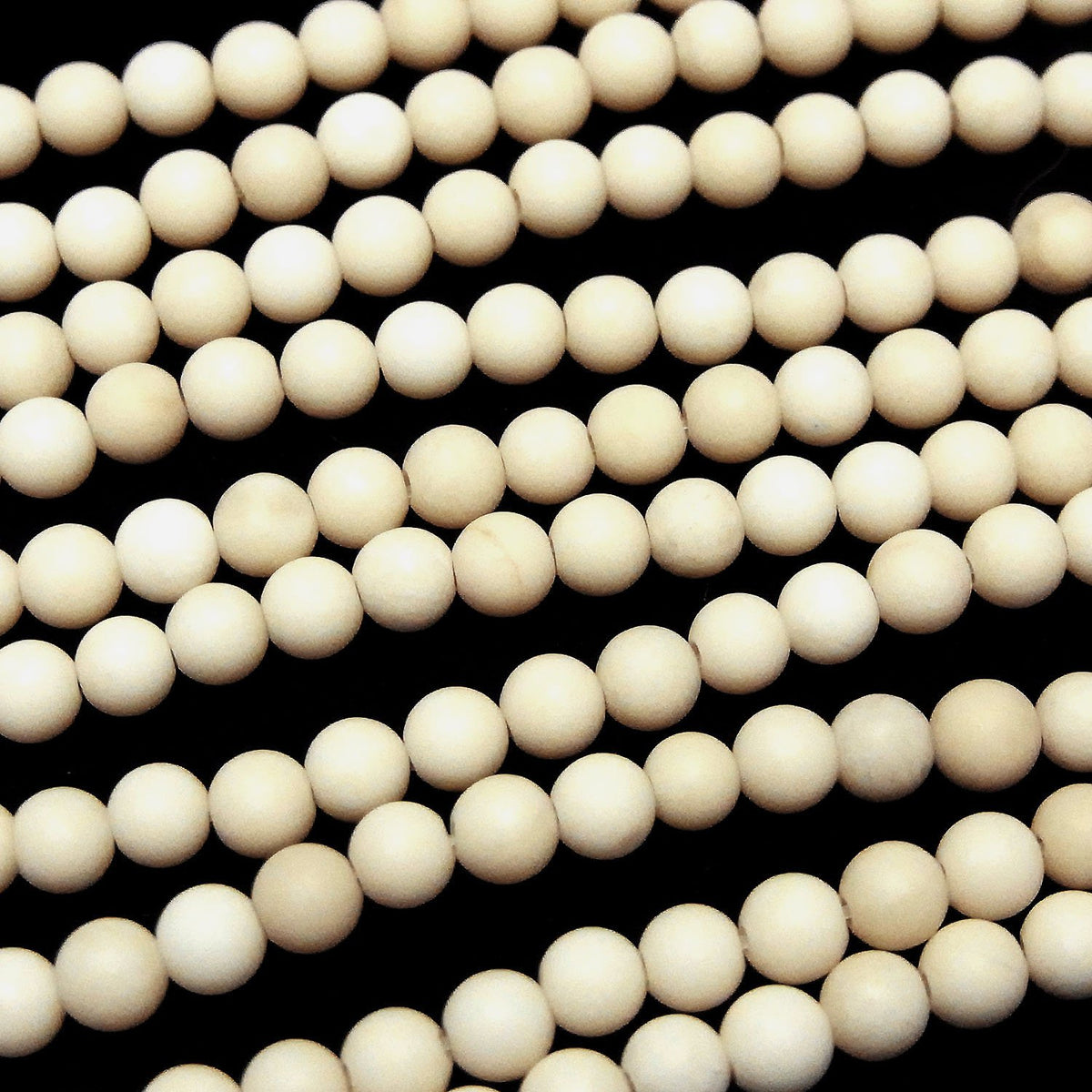 Riverstone 霧面圓珠 4mm 1串（約13英吋/32公分）