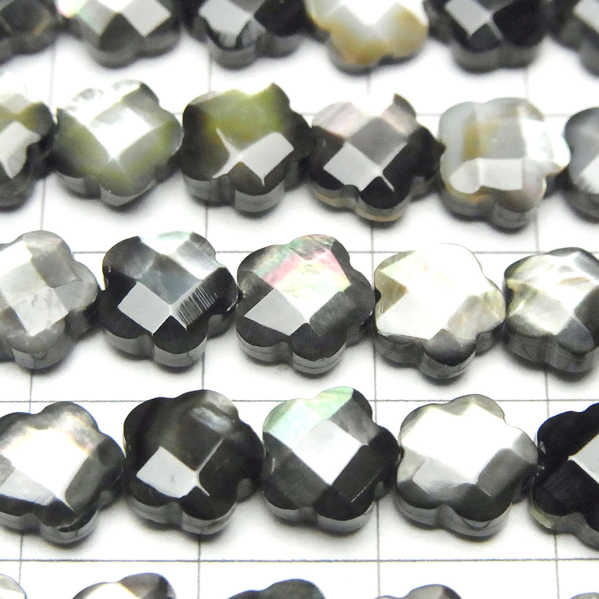 Perles en coquillage noir de haute qualité (facettées) 8 x 8 x 4 mm, demi-fil ou 1 fil (environ 38 cm / 1,5 pouce)