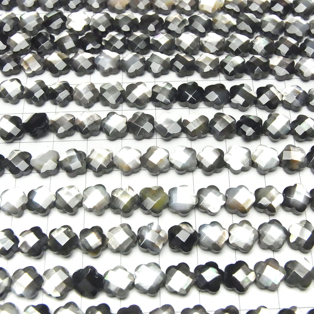 Perles en coquillage noir de haute qualité (facettées) 8 x 8 x 4 mm, demi-fil ou 1 fil (environ 38 cm / 1,5 pouce)
