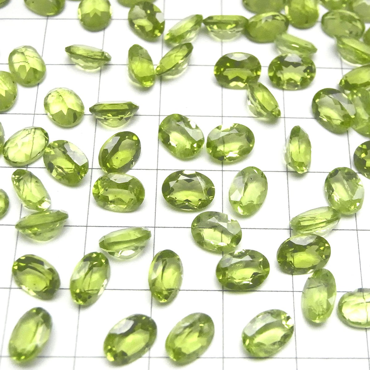Hochwertiger Peridot AAA Lose Steine Oval facettiert 8x6mm 3Stk