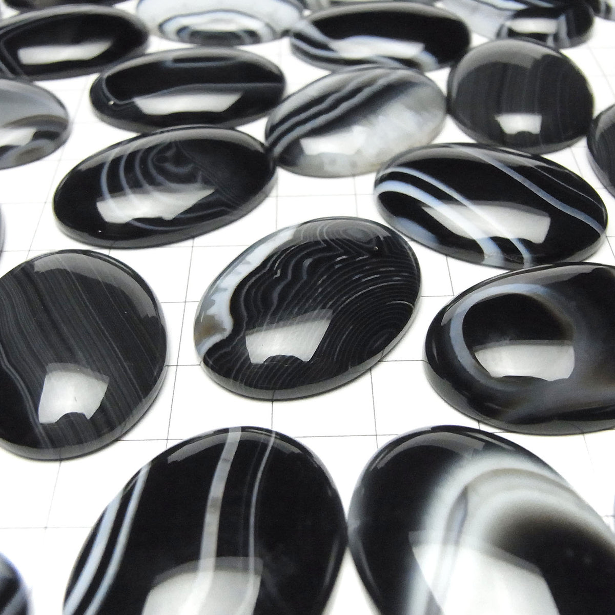 Cabochon ovale Onyx rayé AAA 30x22mm 1 pièce