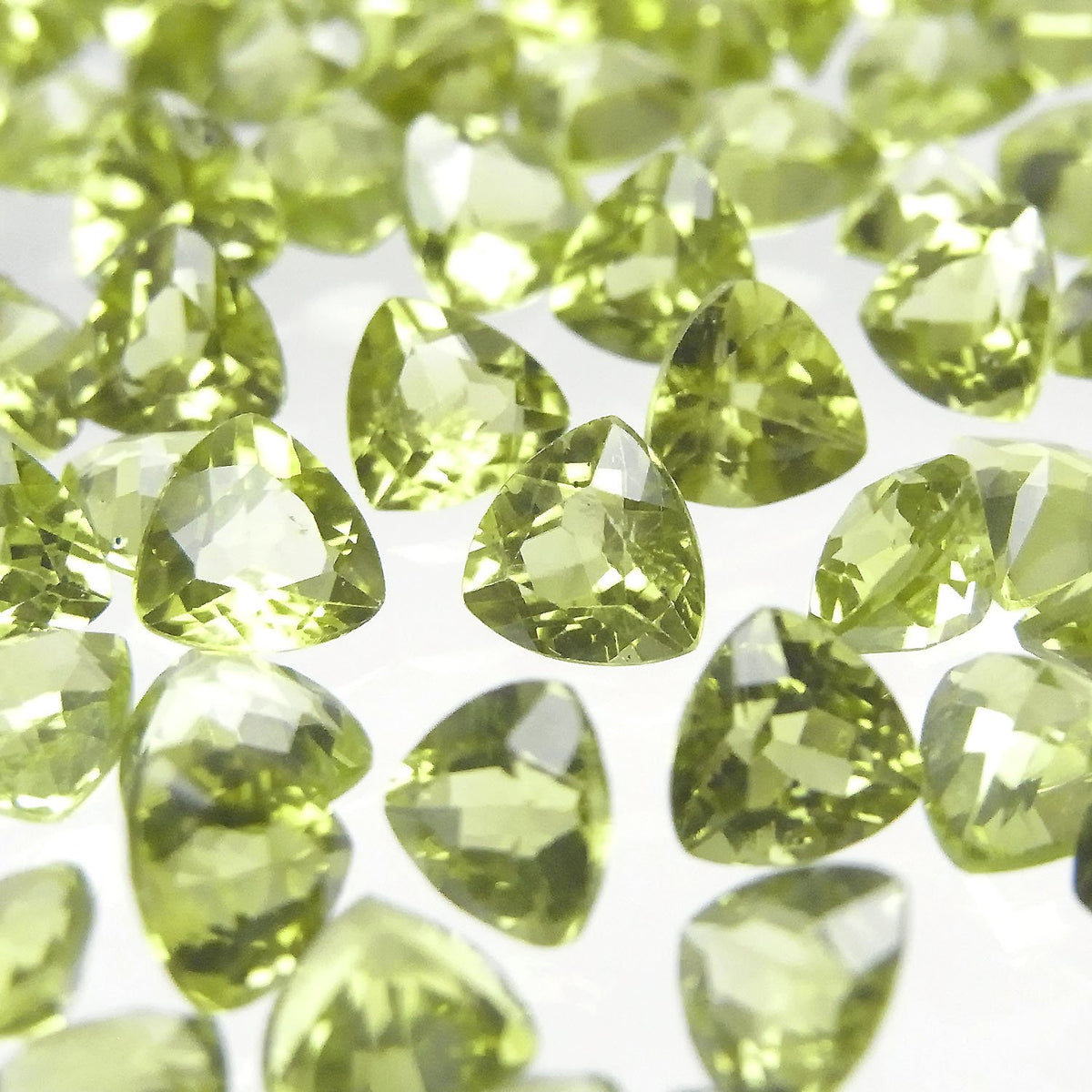 High Quality Peridot AAA Loose stone Triangle Faceted 6x6mm 3pcs