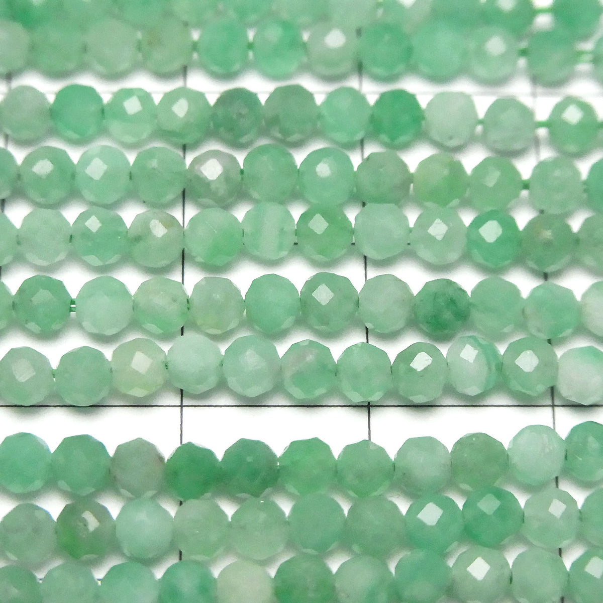 Hochwertig! Brasilianischer Smaragd AAA- facettiert Rund 3mm halb oder 1Strang Perlen (ca. 15Zoll/37cm)