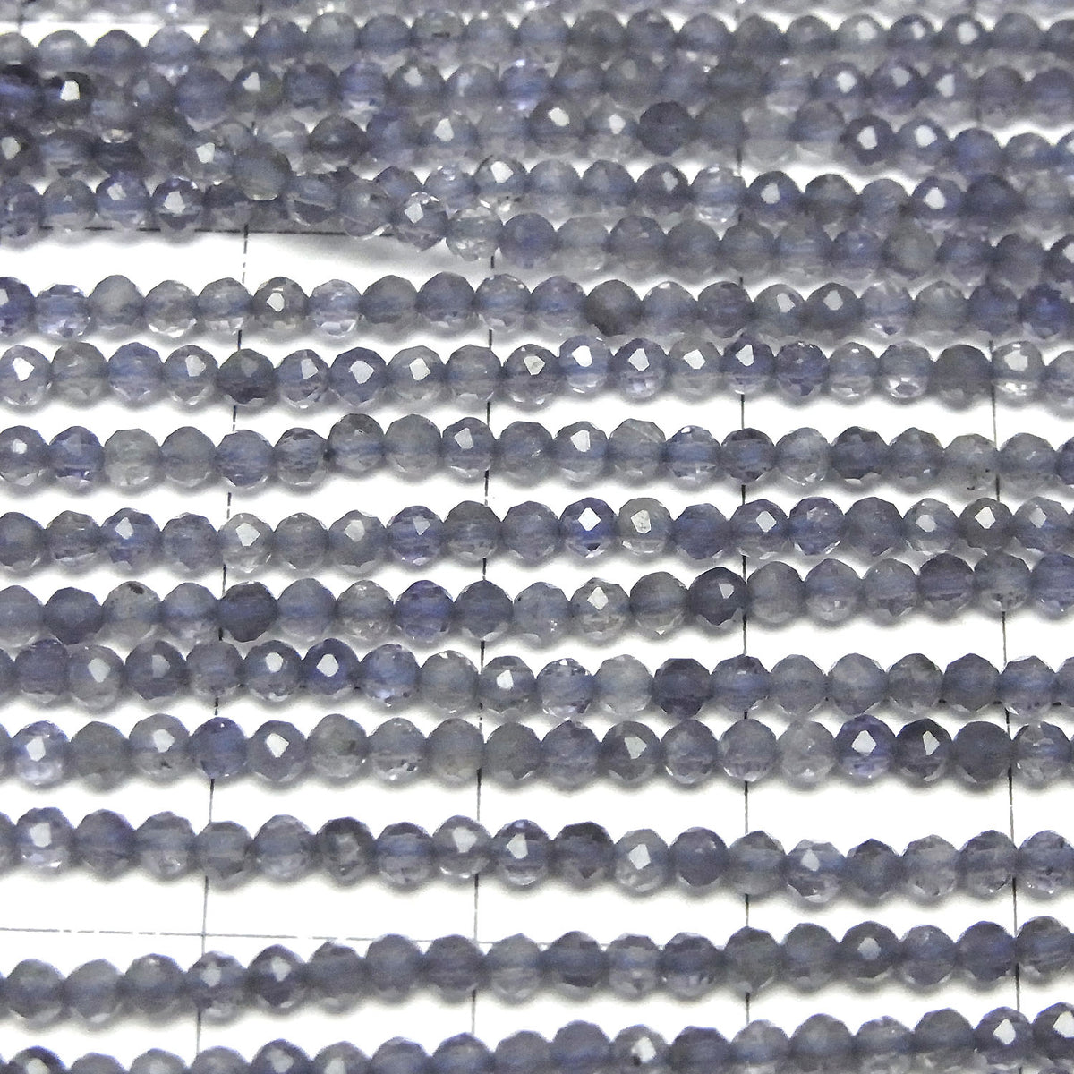 Hohe Qualität! Iolith AAA Facettiert Rund 2.5mm 1strang Perlen (ca. 13 Zoll / 32 cm)