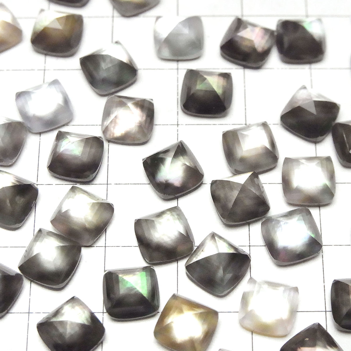 Brown Shell x Crystal Quartz AAA Sugarloaf Cut 8x8mm 2pcs