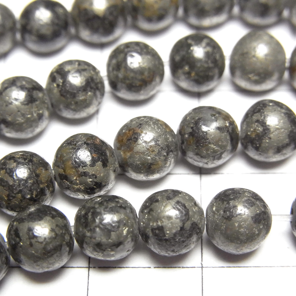 Matrice Pyrite Rond 6mm 1fil de perles (env. 15pouces/36cm)