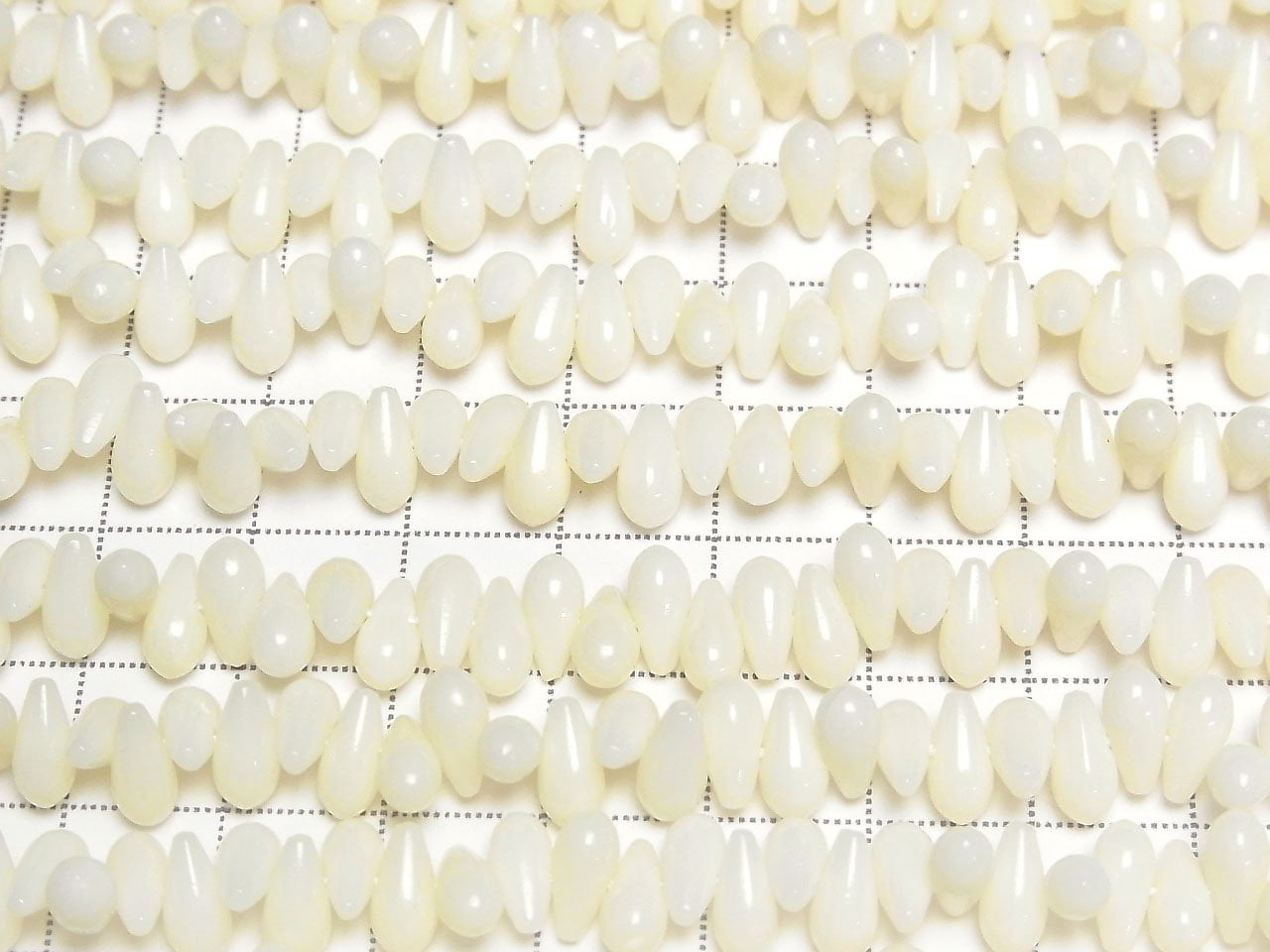 White Coral Drop (Smooth) 7x4x4mm 1strand beads (aprx.15inch/38cm)