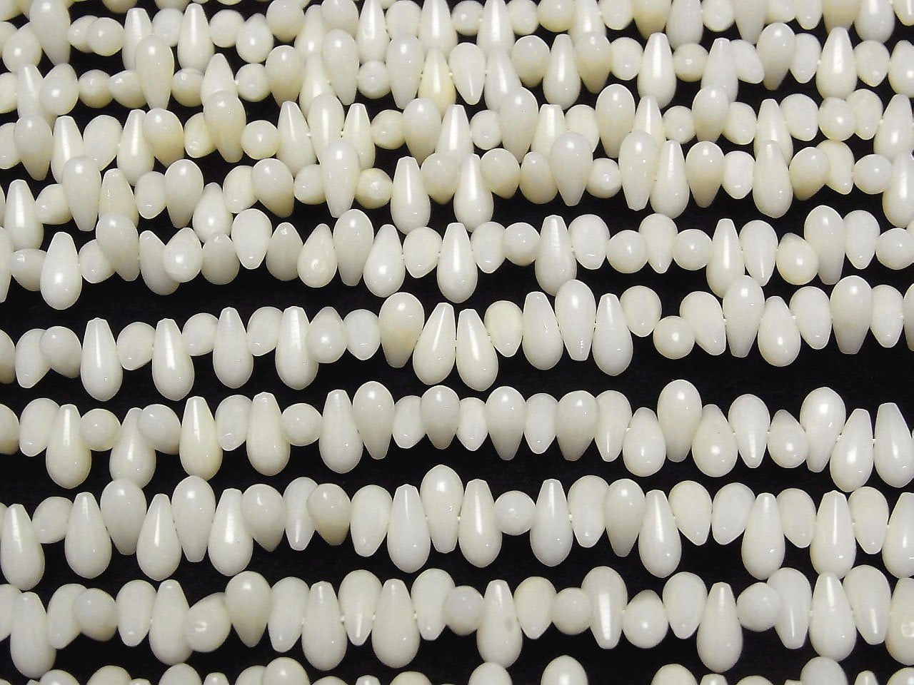 White Coral Drop (Smooth) 7x4x4mm 1strand beads (aprx.15inch/38cm)