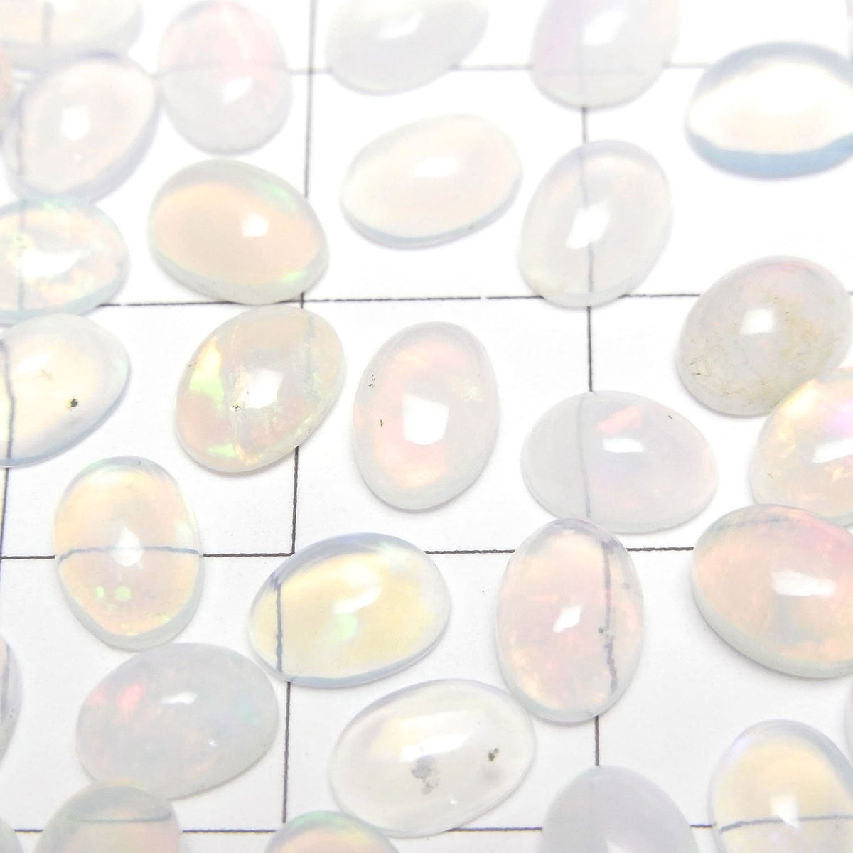 Hochwertiger Äthiopischer Opal AAA Oval Cabochon 7x5mm 3 Stück