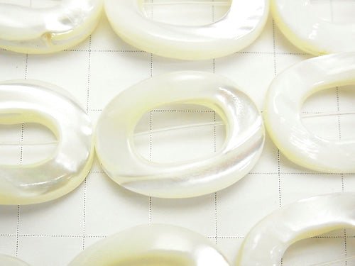 [Video] Mother of Pearl MOP White Donut Shape Twist Oval 25x18x5mm half or 1strand beads (aprx.14inch/35cm)