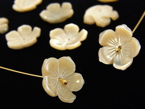 High Quality Mother of Pearl MOP AAA Beige 3D Flower 15mm Center Hole 4pcs