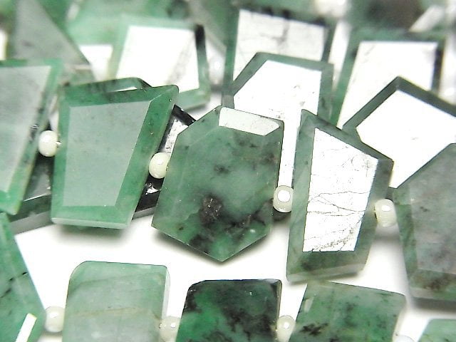 [Video] Brazil Emerald AA Rough Slice Faceted 1strand beads (aprx.7inch/17cm)