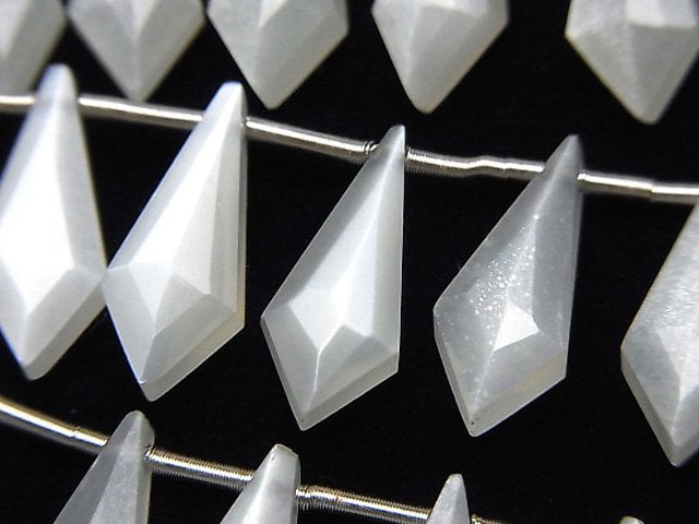 [Video]High Quality White Moonstone AAA Deformed Diamond Shape 15x6mm 1strand (8pcs )