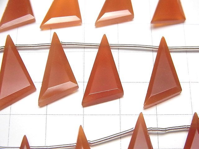 [Video]High Quality Carnelian AAA- Flat Triangle 1strand (8pcs )