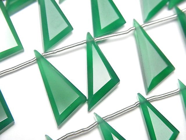 [Video]High Quality Green Onyx AAA- Flat Triangle 1strand (8pcs )