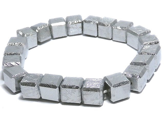 [Video][One of a kind] Meteorite (Muonionalusta) Cube 8x8x8mm Bracelet NO.1