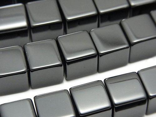 Onyx  Cube 10x10x10mm half or 1strand beads (aprx.15inch/38cm)